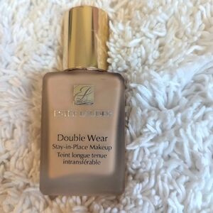 SOLD Estee Lauder Double Wear Stay-in-Place Foundation